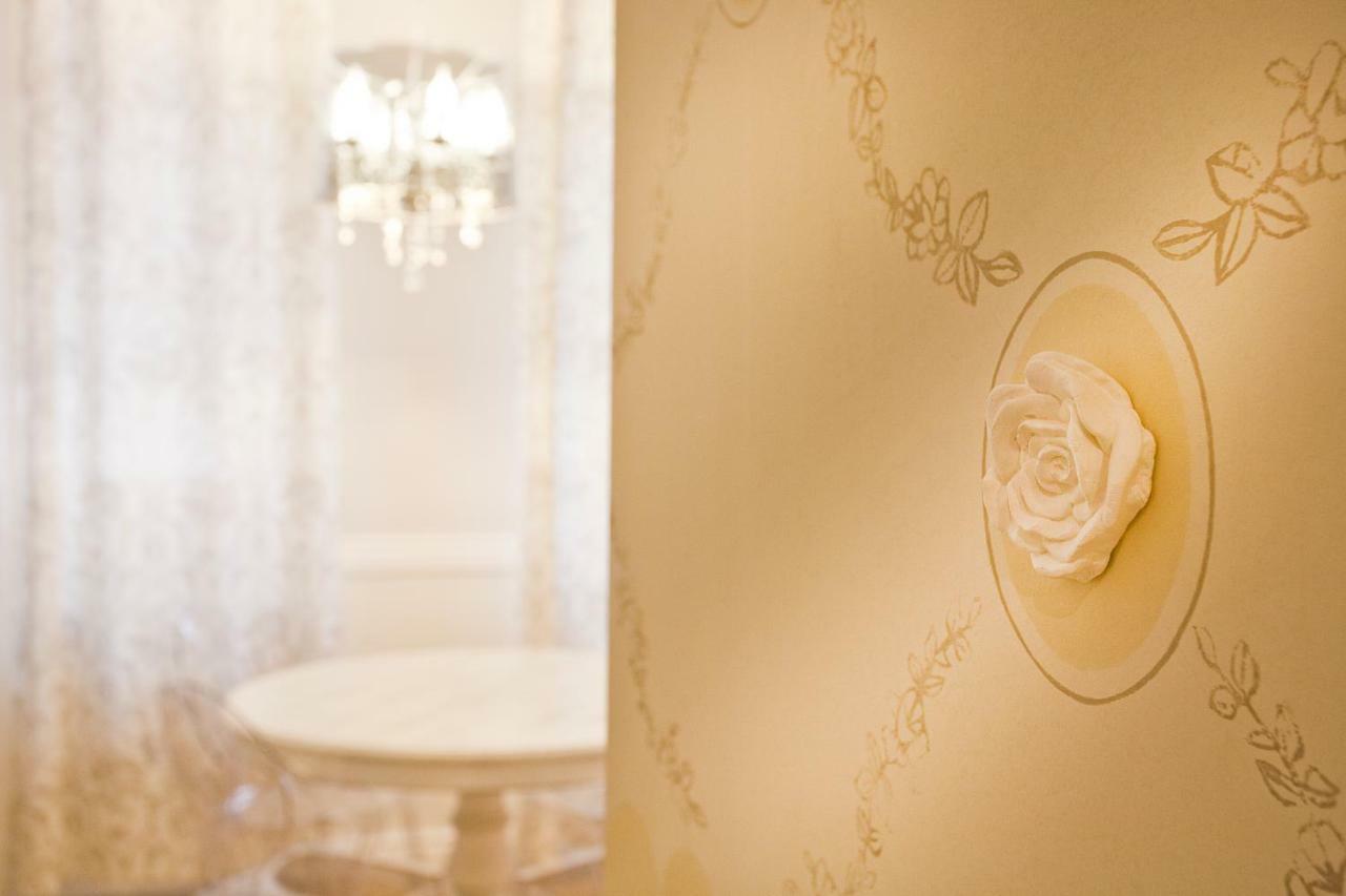 Casa Di Charme "Rosa-Rosae" Apartman Verona Kültér fotó